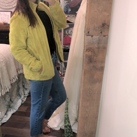 The North Face green fuzzy jacket size medium with pockets - Picture 4 of 11